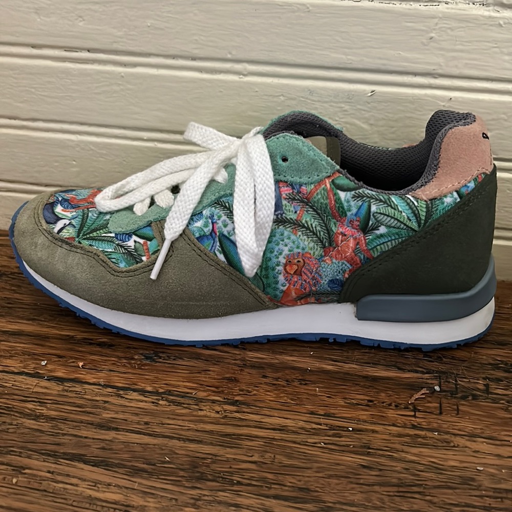 Inkkas brand new! Jungle shoes size 6